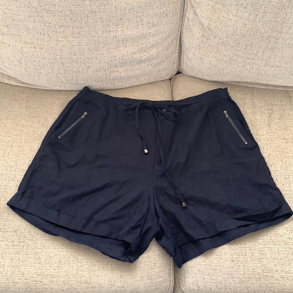 IRIS Navy Blue High-Waisted Linen-Blend Cuffed Shorts 2X